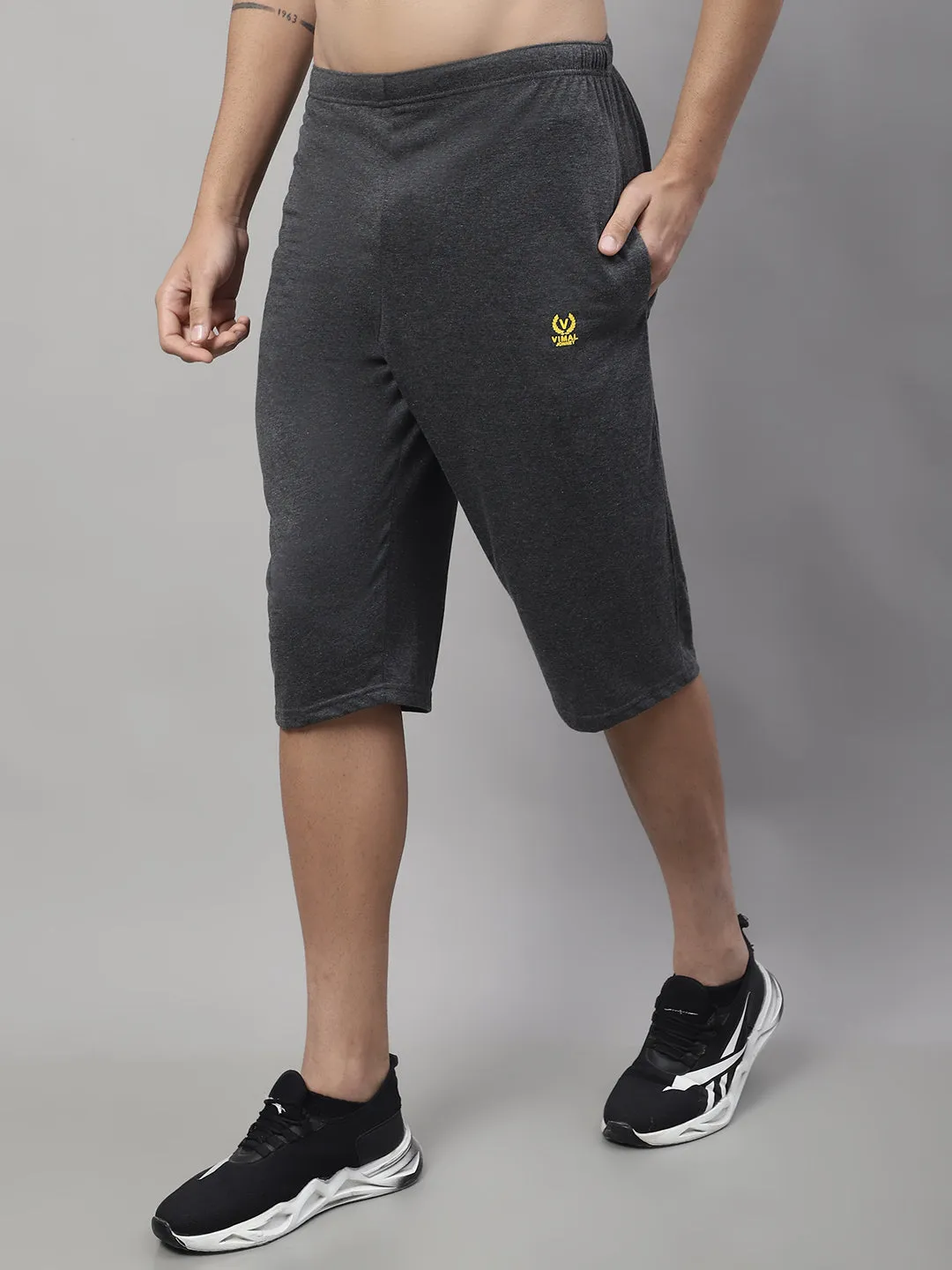 Vimal Jonney Anthracite Regular fit Cotton Capri for Men